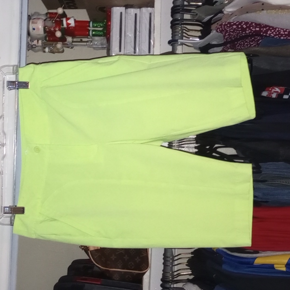 Sport Bermuda light weight lime green shorts
